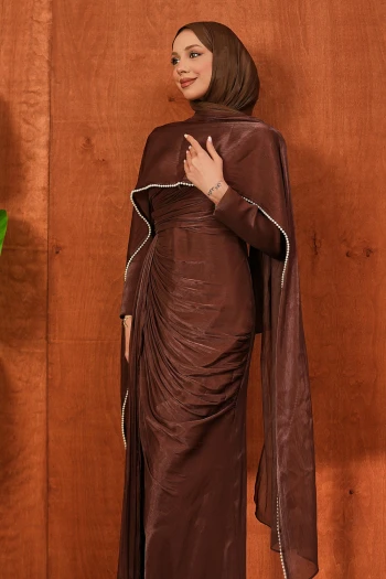 Kahverengi İnci Pelerinli Önü Büzgülü Abiye