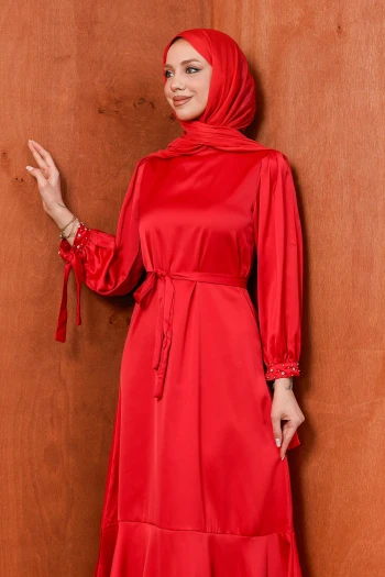 Kırmızı Taş Detaylı Eteği Volanlı Saten Abiye