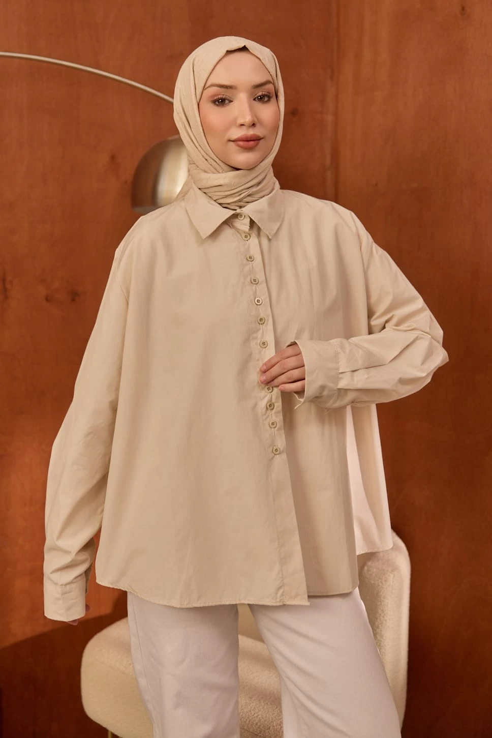 Krem Düğmeli Asimetrik Kesim Terikoton Gömlek