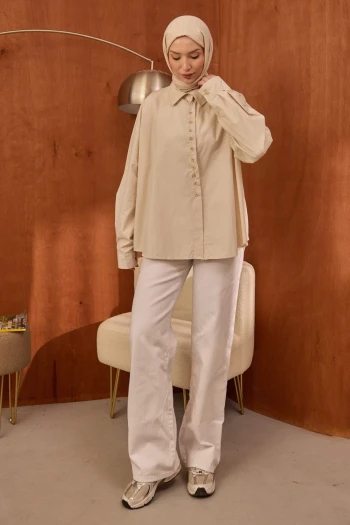 Krem Düğmeli Asimetrik Kesim Terikoton Gömlek