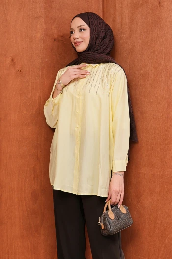 Sarı Boncuk İşlemeli Gömlek