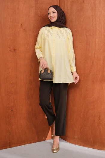 Sarı Boncuk İşlemeli Gömlek