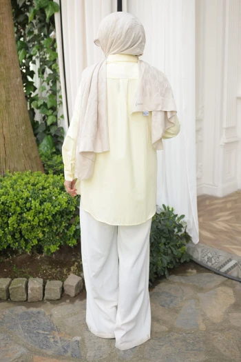 Sarı Ön Bronş Detaylı Tunik