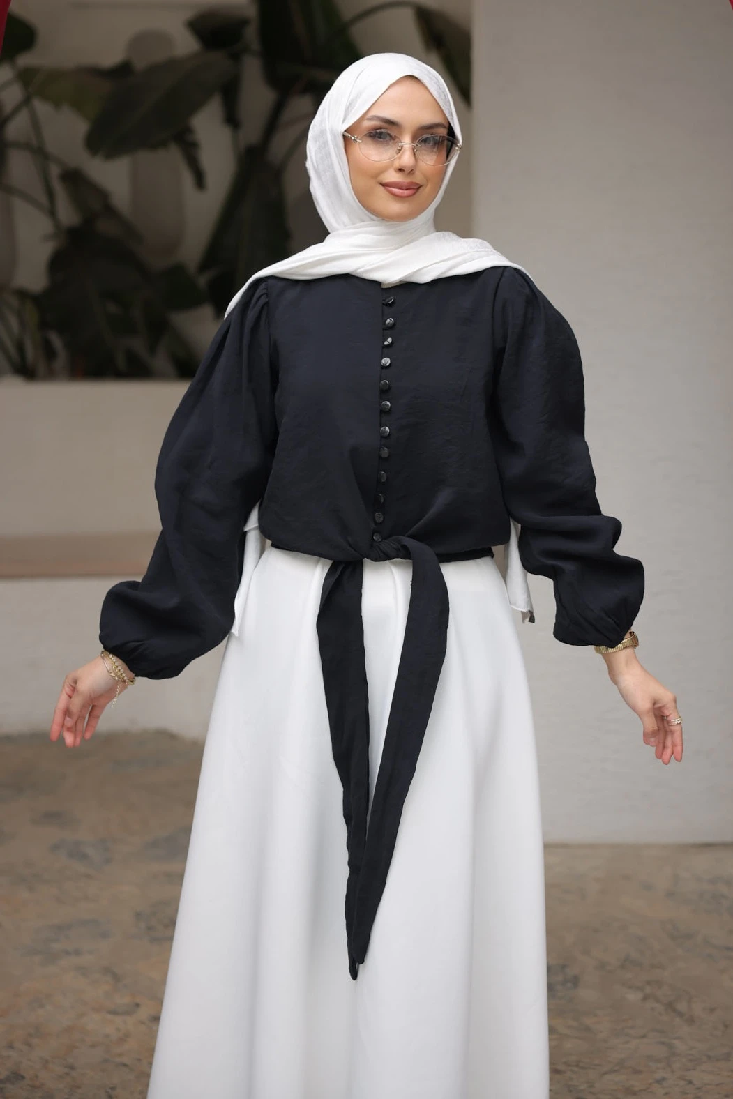 Siyah Bel Bağlamalı Düğmeli Gömlek