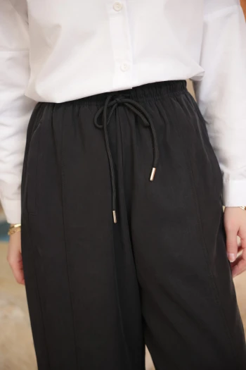 Siyah Bel Lastikli Şalvar Kesim Pantolon