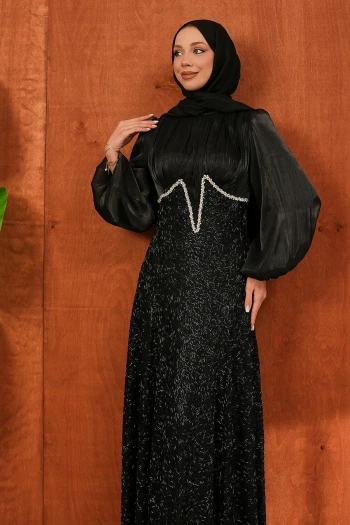 Siyah Boncuk İşlemeli Balık Model Abiye