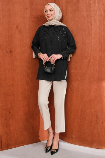Siyah Boncuk İşlemeli Gömlek