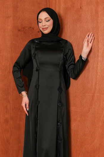 Siyah Çiçek Detaylı Saten Abiye