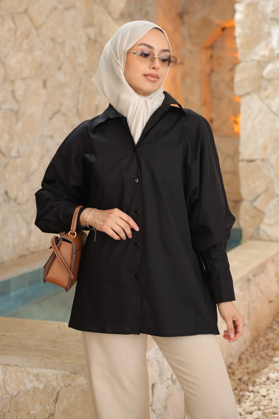 Siyah Düğmeli  Yarasa Kol Terikoton Gömlek