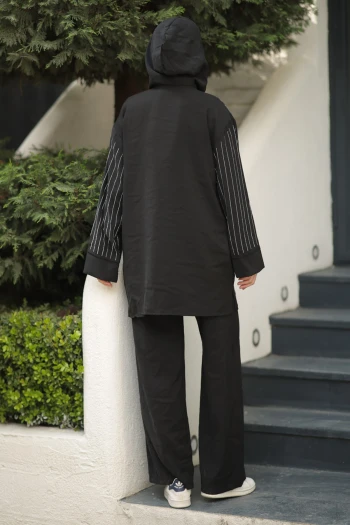 Siyah Kapşonlu Tunik Pantolonlu Takım