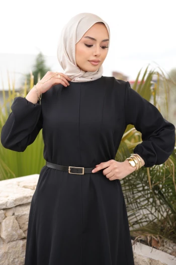 Siyah Kol Lastikli Kemerli Parçalı Dabıl Elbise