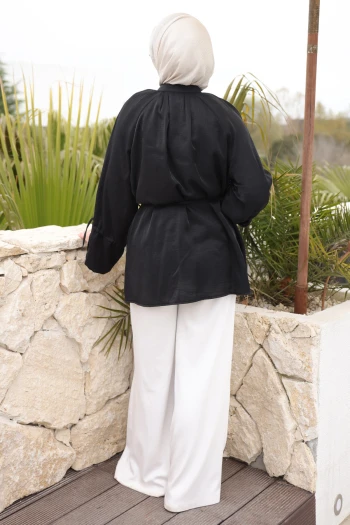 Siyah Kol Ve Bel Bağlamalı Düğmeli Tunik