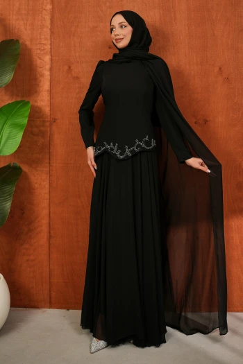 Siyah Önü Taşlı Krep Abiye