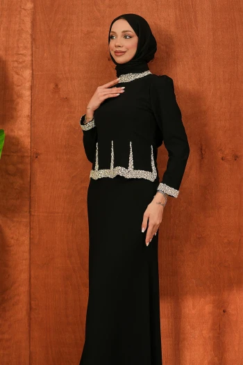 Siyah Taş Detaylı Tasarım Abiye