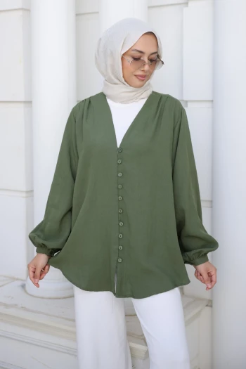 Yeşil V Yaka Düğmeli Gömlek