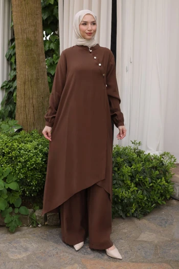 Kahverengi Düğmeli Tunik Pantolonlu Takım