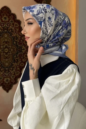 Mavi Desenli İpek Eşarp