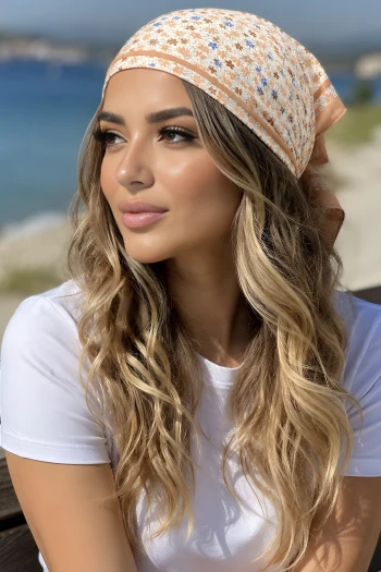 Krem Çiçek Desenli Bandana