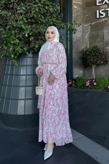 Pembe Bel Lastikli Eteği Katlı Şifon Elbise