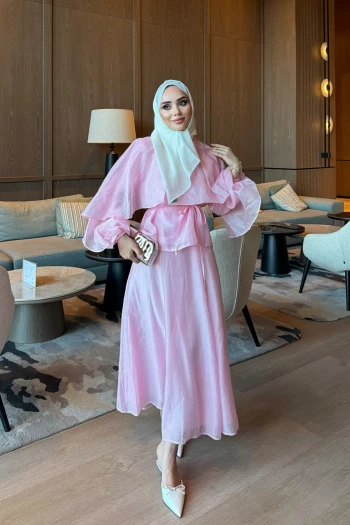 Pembe Kol Yaka Detaylı Etekli Takım