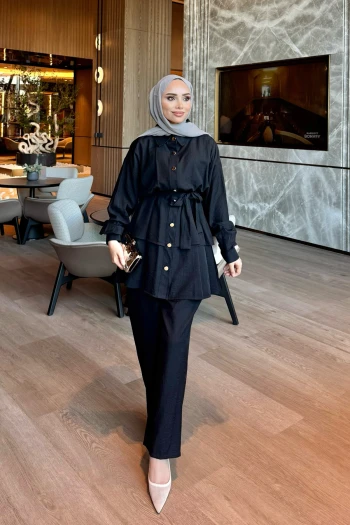 Siyah Tunik Pantolonlu Takım