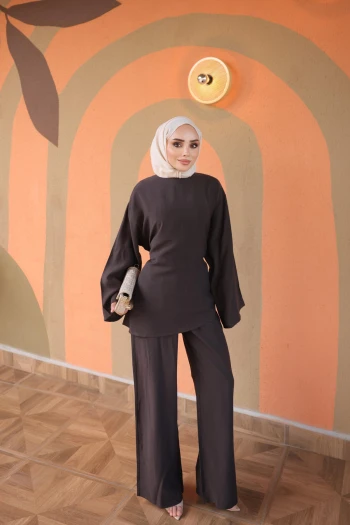 Kahverengi Bel Bağlamalı Tunik Pantolonlu Takım