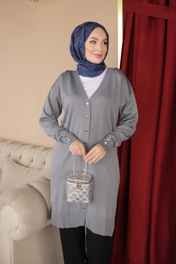 Gri Düğmeli Soğuk İplik Triko Hırka