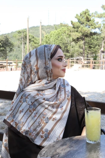 Kahverengi Aqua Puantiyeli Soft Şal