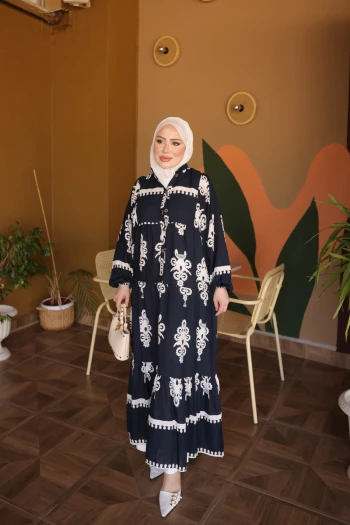 Lacivert Yarım Düğmeli Kol Lastikli Eteği Katlı Viskon Elbise