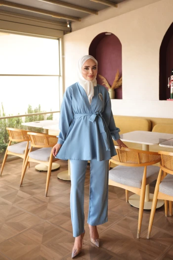 Mavi Yaka Bronş Detaylı  Tunik Pantolonlu Takım