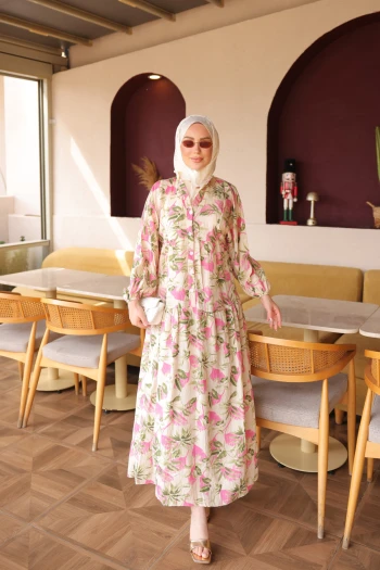 Pembe Yarım Düğmeli Kol Lastikli Desenli  Elbise