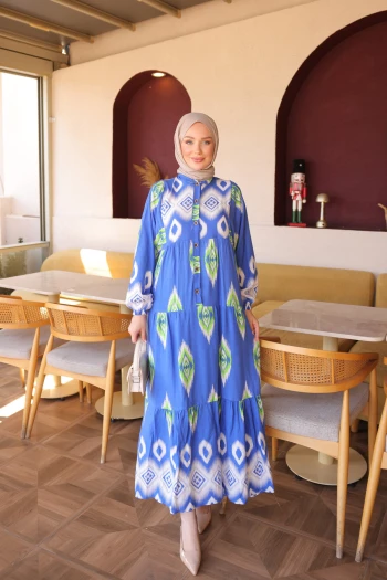 Saks Mavi Yarım Düğmeli Kol Lastikli Eteği Katlı Viskon Elbise