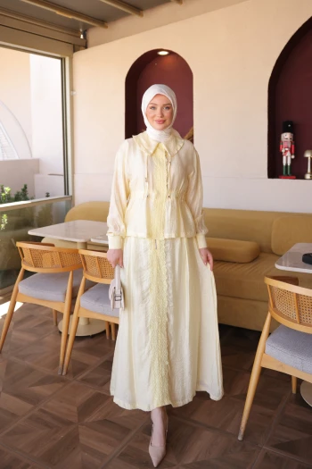 Sarı Güpür Detaylı Fermuarlı Etekli İkili Takım