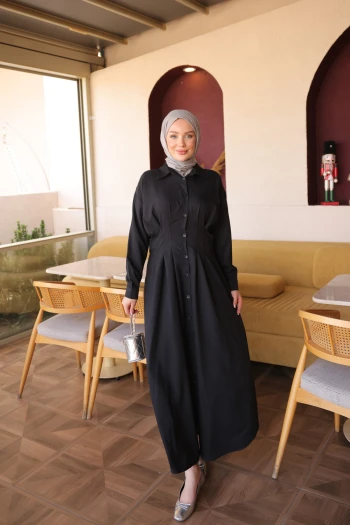 Siyah Düğmeli Bel Pensli Elbise