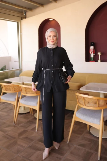 Siyah Kol Lastikli Düğmeli Tunik Pantolonlu Takım