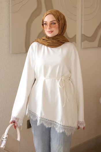 Ekru Kol Ve Eteği Dantelli Tunik