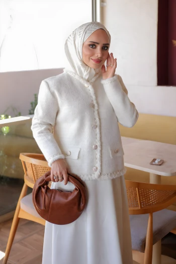 Krem Püskül Detaylı Angora Triko Hırka