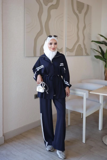Lacivert Fermuarlı Şeritli Tunik Pantolonlu Takım