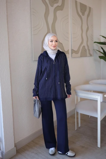 Lacivert Kapüşonlu Tunik Pantolonlu Taşlı Triko Takım