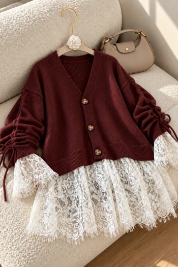 Bordo Eteği ve Kolu Dantelli Büzgülü Triko Hırka