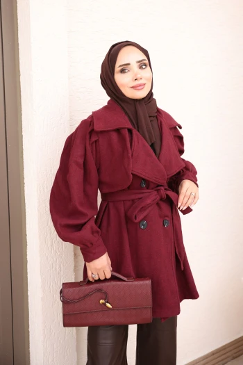 Bordo Kruvaze Yaka Bel Kuşaklı Kısa Kaşe Kaban