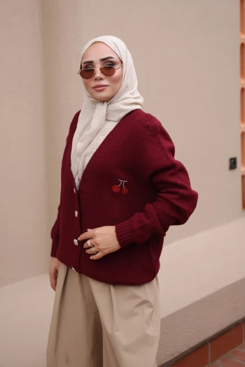 Bordo Yaka Pul İşlemeli Düğmeli Triko Hırka