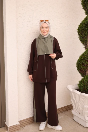 Kahverengi Kapüşonlu Fermuarlı Garnili Tunik Pantolonlu Takım