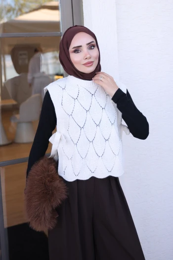 Krem Yanları Bağlamalı Ajurlu Triko Süveter
