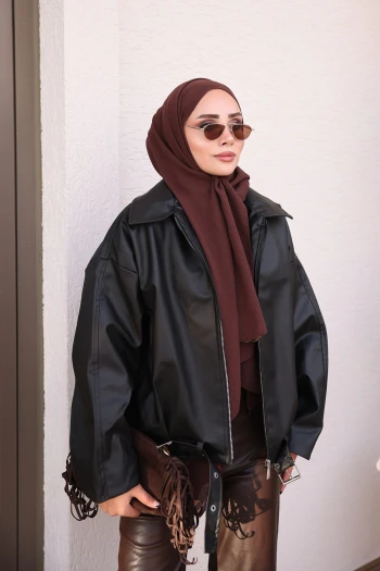 Siyah Kemerli Bel Piliseli Deri Ceket