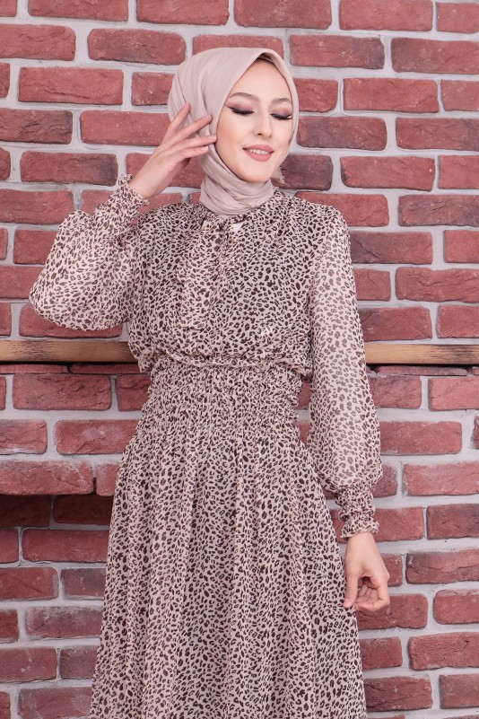 Kravat Detaylı Desenli Tesettür Şifon Elbise/Bej