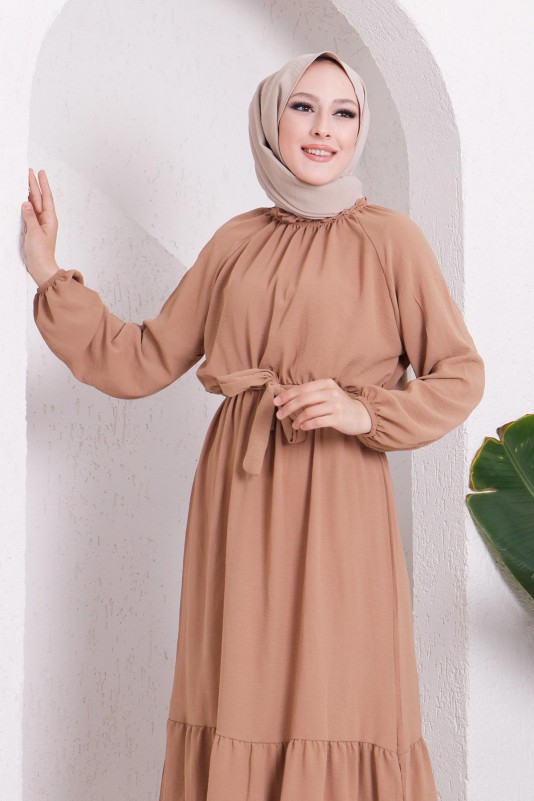 Yaka Fırfırlı Ayrobin Tesettür Elbise/Camel
