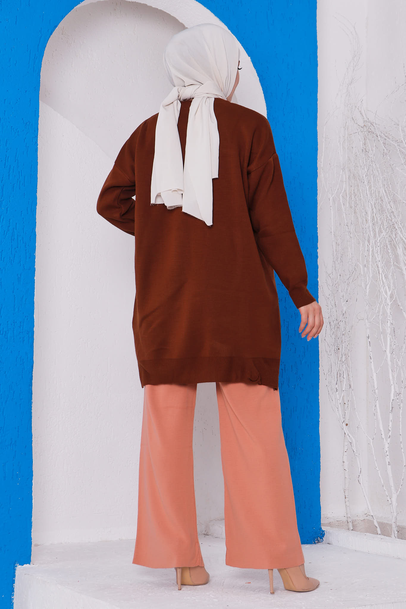 Kahverengi Kadın Modest Taş Detaylı Yırtmaçlı Tunik Pantolon Tesettür Triko Takım