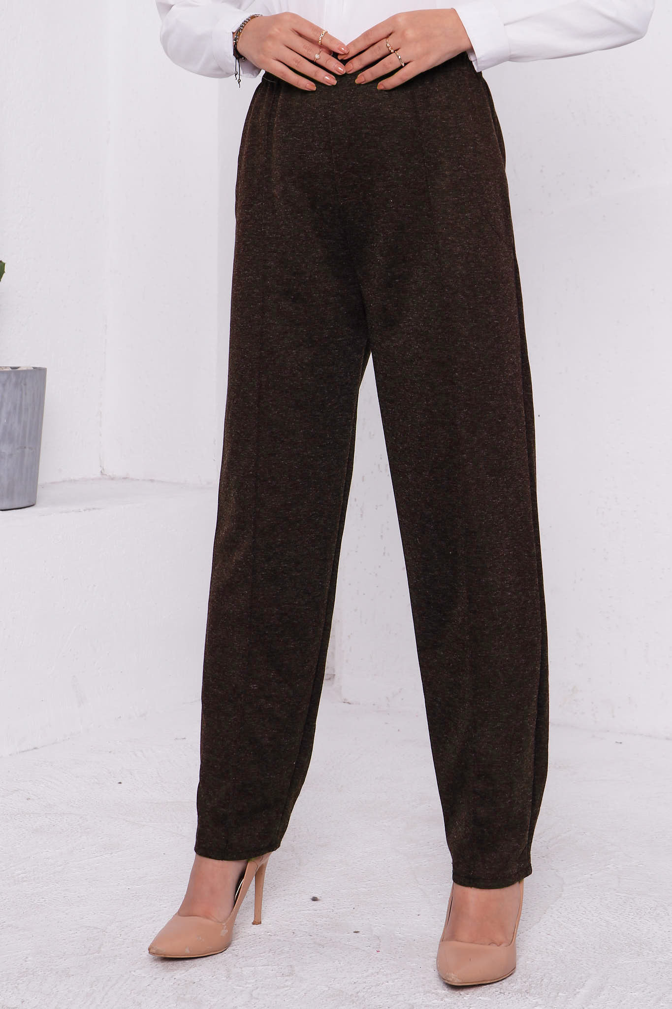 Kahverengi Kadın Bel Lastikli Cepli Ön Çimalı Pantolon