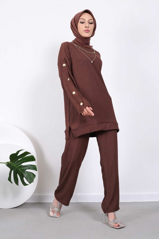 Kahverengi Kolyeli Kolları Düğmeli Tunik Pantolon Takım